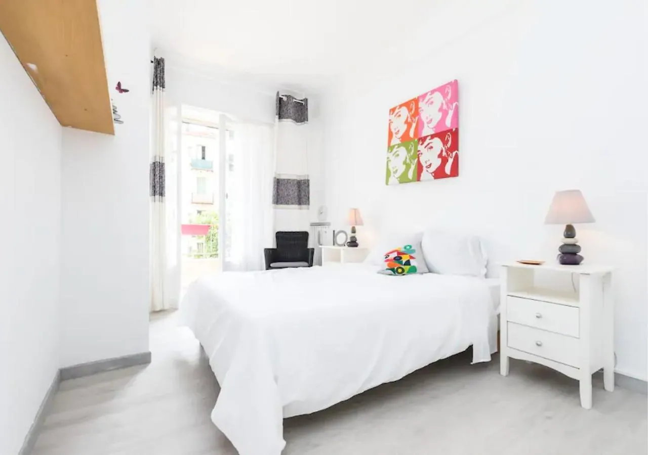 Apartmán Beautiful & Spacious 2 Bed Apt Near Nice Center